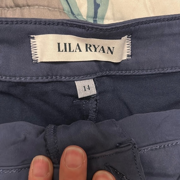 LILA RYAN Blue Bermuda Shorts Dressy Casual - Picture 2 of 4